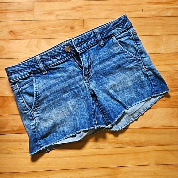 American Eagle Sz4 Demin Shorts - Picture 1 of 4